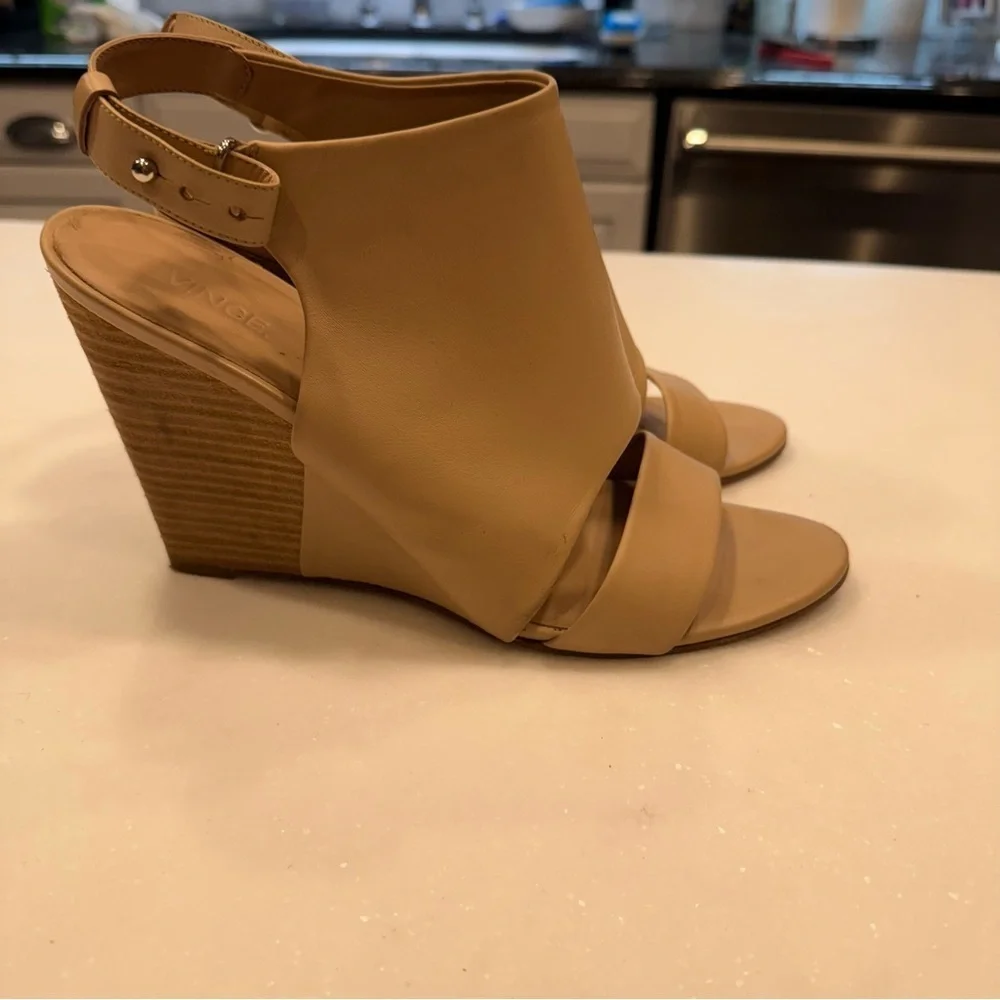 VINCE “Karen” Women’s Leather Wedge Sandals Tan Made In Italy Size 11